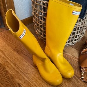 Yellow Hunter boots